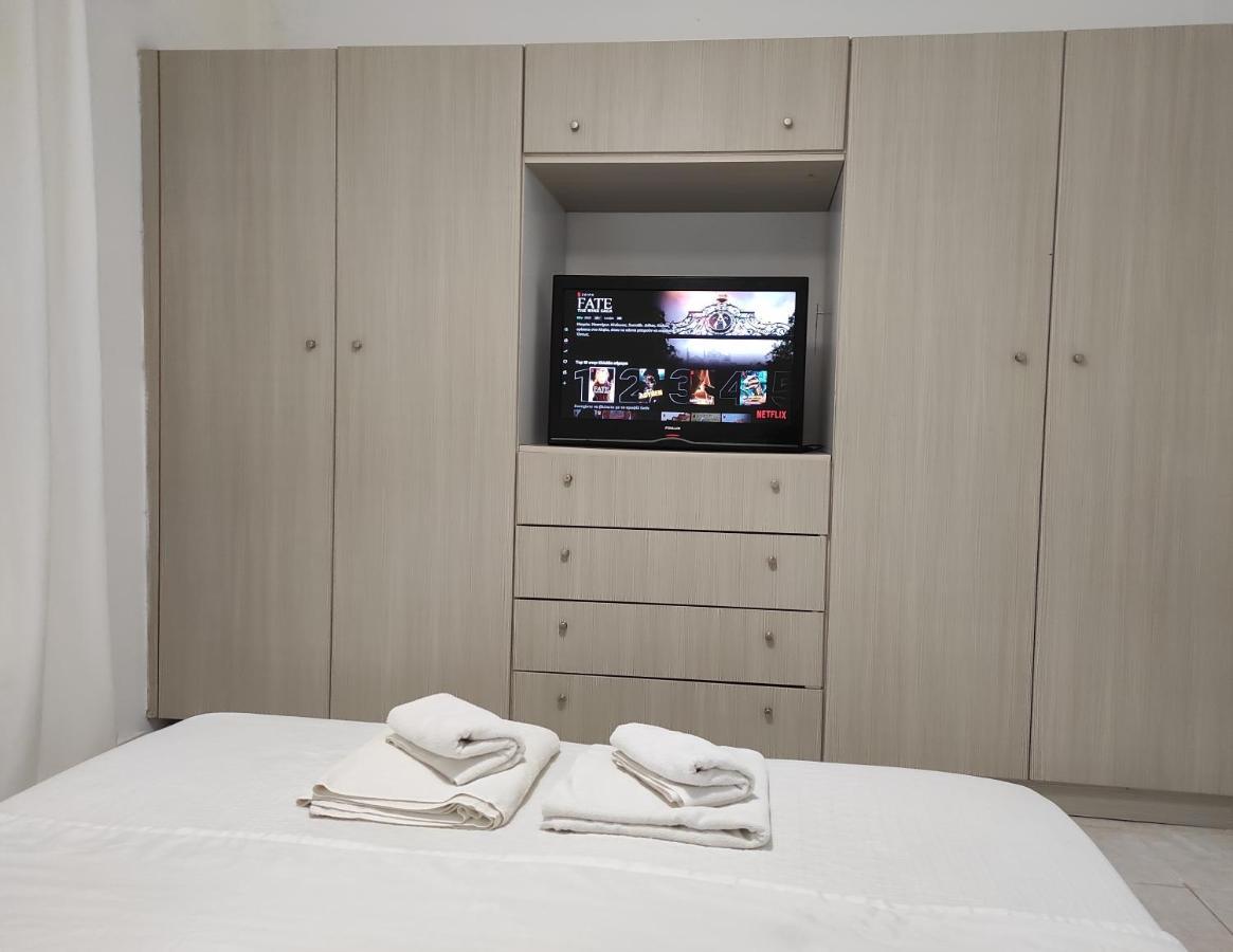 Ina'S Apartments 莱夫基米 外观 照片