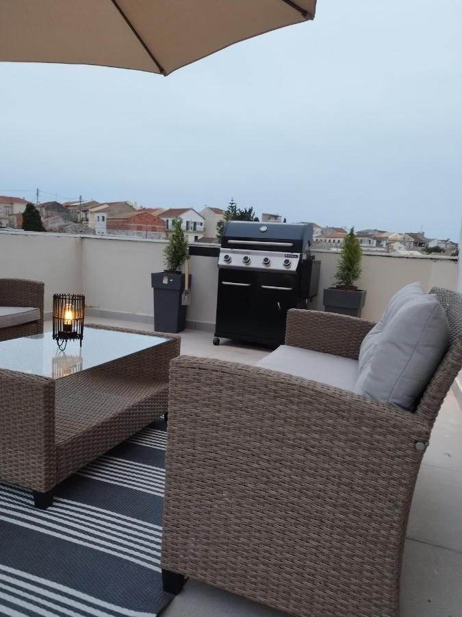 Ina'S Apartments 莱夫基米 外观 照片